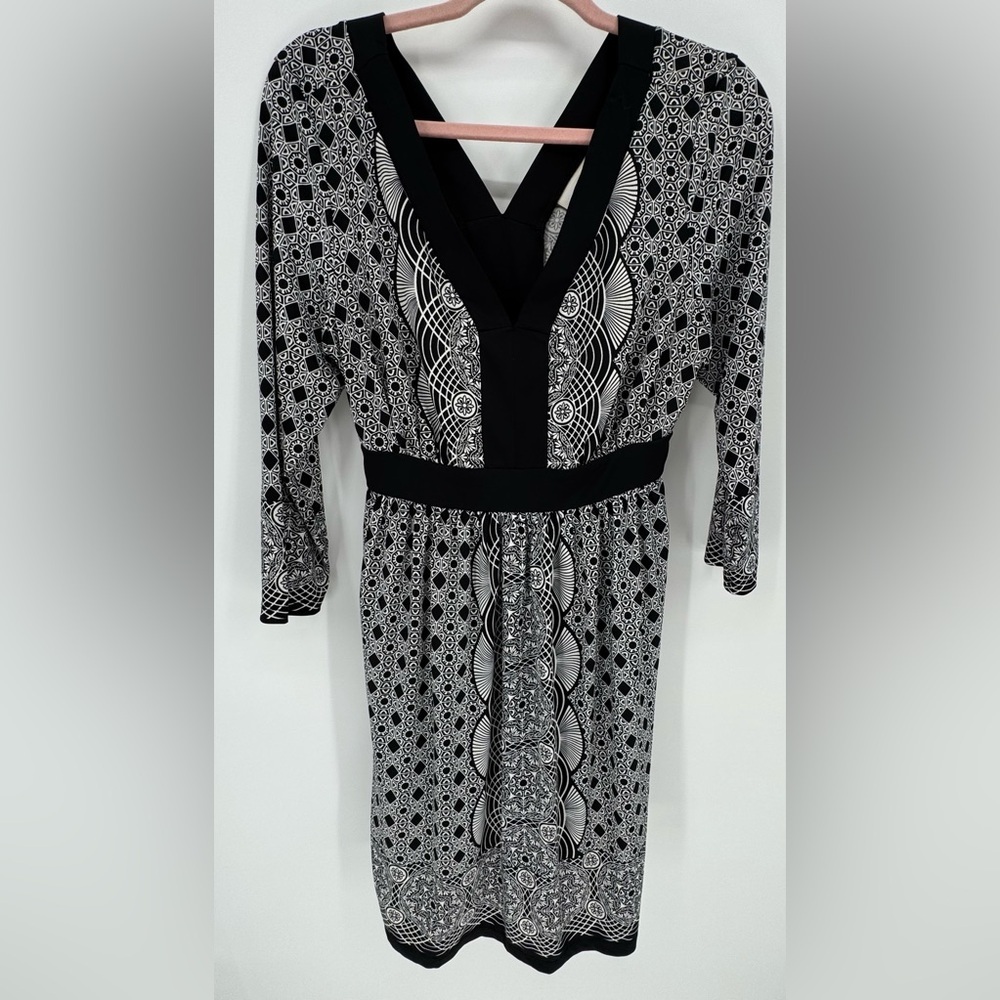 ECI New York Women's Dress Black/White Geometric Print Tie Back